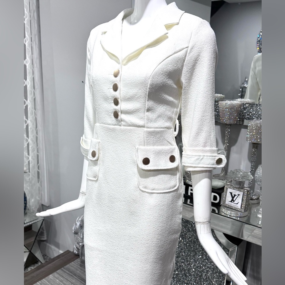 🆕🤍 Off-White Button-Down Dress - Picture 8 of 16